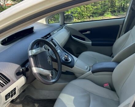 Білий Тойота Пріус, об'ємом двигуна 1.8 л та пробігом 195 тис. км за 12300 $, фото 8 на Automoto.ua