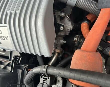 Белый Тойота Приус, объемом двигателя 1.8 л и пробегом 293 тыс. км за 10950 $, фото 16 на Automoto.ua