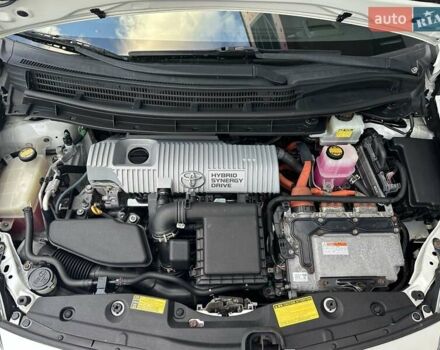 Белый Тойота Приус, объемом двигателя 1.8 л и пробегом 293 тыс. км за 10950 $, фото 13 на Automoto.ua