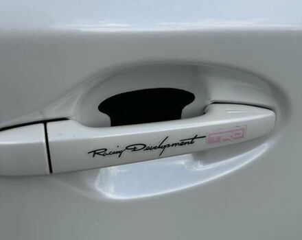 Белый Тойота Приус, объемом двигателя 1.8 л и пробегом 293 тыс. км за 10950 $, фото 10 на Automoto.ua