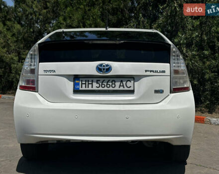 Белый Тойота Приус, объемом двигателя 1.8 л и пробегом 310 тыс. км за 8900 $, фото 1 на Automoto.ua