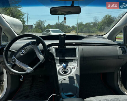 Белый Тойота Приус, объемом двигателя 1.8 л и пробегом 310 тыс. км за 8900 $, фото 7 на Automoto.ua