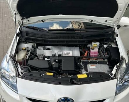 Белый Тойота Приус, объемом двигателя 1.8 л и пробегом 293 тыс. км за 10950 $, фото 12 на Automoto.ua