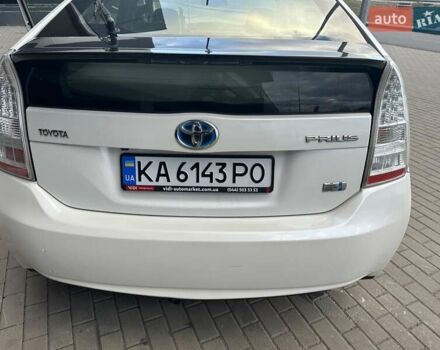 Белый Тойота Приус, объемом двигателя 1.8 л и пробегом 293 тыс. км за 10950 $, фото 6 на Automoto.ua