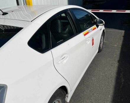 Білий Тойота Пріус, об'ємом двигуна 1.8 л та пробігом 380 тис. км за 9035 $, фото 6 на Automoto.ua