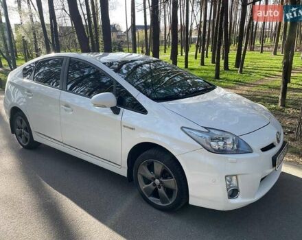 Белый Тойота Приус, объемом двигателя 1.8 л и пробегом 283 тыс. км за 11200 $, фото 1 на Automoto.ua