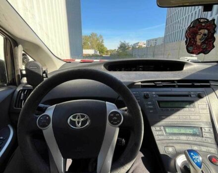 Білий Тойота Пріус, об'ємом двигуна 1.8 л та пробігом 380 тис. км за 9035 $, фото 10 на Automoto.ua