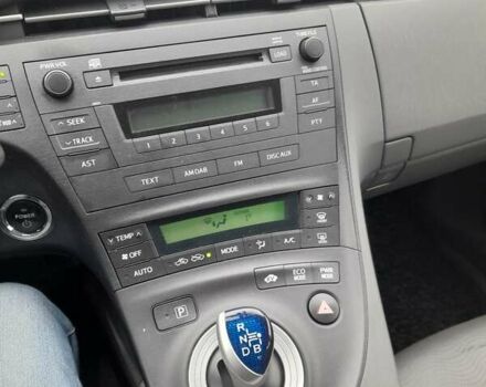 Белый Тойота Приус, объемом двигателя 1.8 л и пробегом 191 тыс. км за 11200 $, фото 3 на Automoto.ua