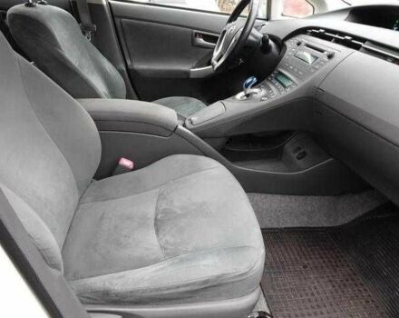 Белый Тойота Приус, объемом двигателя 1.8 л и пробегом 139 тыс. км за 8600 $, фото 12 на Automoto.ua