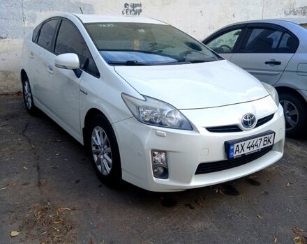 Белый Тойота Приус, объемом двигателя 1.8 л и пробегом 274 тыс. км за 11757 $, фото 2 на Automoto.ua