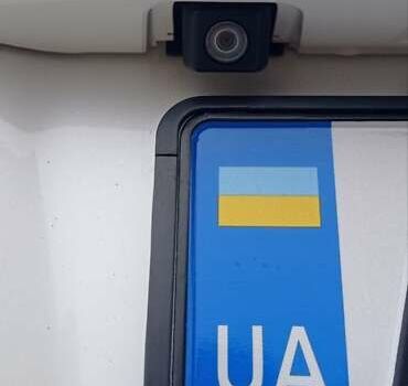 Білий Тойота Пріус, об'ємом двигуна 1.8 л та пробігом 256 тис. км за 12000 $, фото 47 на Automoto.ua