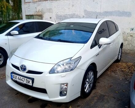 Белый Тойота Приус, объемом двигателя 1.8 л и пробегом 274 тыс. км за 11757 $, фото 1 на Automoto.ua