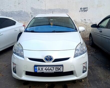 Белый Тойота Приус, объемом двигателя 1.8 л и пробегом 274 тыс. км за 11757 $, фото 3 на Automoto.ua