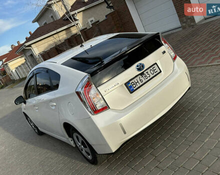 Белый Тойота Приус, объемом двигателя 1.8 л и пробегом 235 тыс. км за 11700 $, фото 3 на Automoto.ua