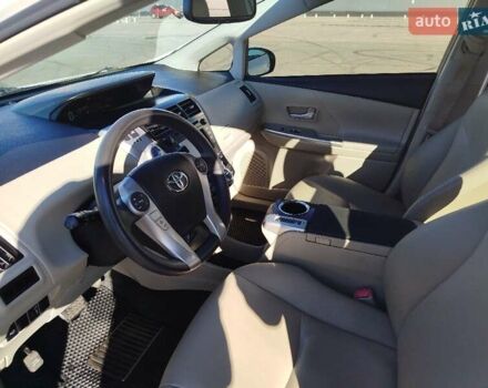 Білий Тойота Пріус, об'ємом двигуна 1.8 л та пробігом 235 тис. км за 13500 $, фото 5 на Automoto.ua