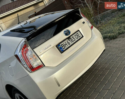 Белый Тойота Приус, объемом двигателя 1.8 л и пробегом 235 тыс. км за 11700 $, фото 8 на Automoto.ua