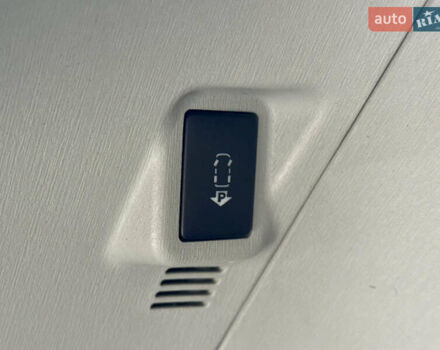 Белый Тойота Приус, объемом двигателя 1.8 л и пробегом 165 тыс. км за 12800 $, фото 42 на Automoto.ua