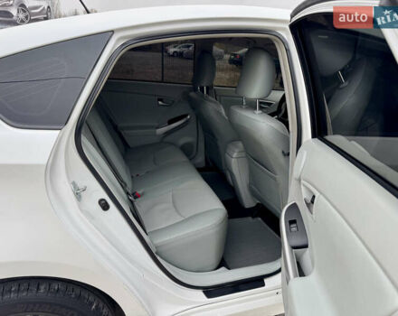 Белый Тойота Приус, объемом двигателя 1.8 л и пробегом 165 тыс. км за 12800 $, фото 21 на Automoto.ua