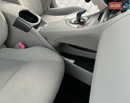 Белый Тойота Приус, объемом двигателя 1.8 л и пробегом 235 тыс. км за 11700 $, фото 38 на Automoto.ua