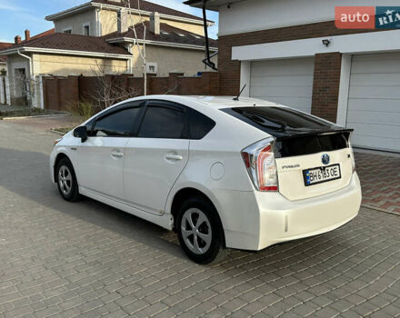 Белый Тойота Приус, объемом двигателя 1.8 л и пробегом 235 тыс. км за 11700 $, фото 2 на Automoto.ua