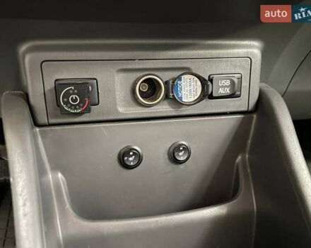 Белый Тойота Приус, объемом двигателя 1.79 л и пробегом 217 тыс. км за 10990 $, фото 31 на Automoto.ua