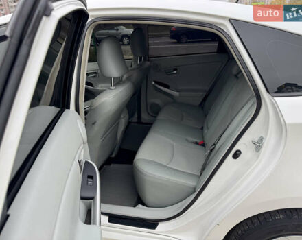 Белый Тойота Приус, объемом двигателя 1.8 л и пробегом 165 тыс. км за 12800 $, фото 16 на Automoto.ua