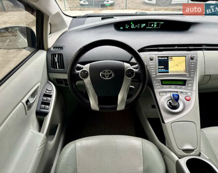 Белый Тойота Приус, объемом двигателя 1.8 л и пробегом 165 тыс. км за 12800 $, фото 33 на Automoto.ua