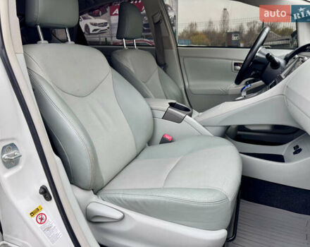 Белый Тойота Приус, объемом двигателя 1.8 л и пробегом 165 тыс. км за 12800 $, фото 31 на Automoto.ua