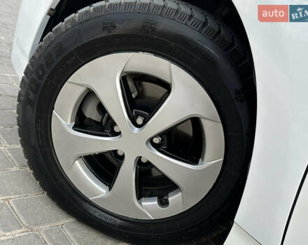 Белый Тойота Приус, объемом двигателя 1.8 л и пробегом 235 тыс. км за 11700 $, фото 7 на Automoto.ua