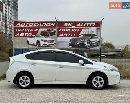 Белый Тойота Приус, объемом двигателя 1.8 л и пробегом 165 тыс. км за 12800 $, фото 3 на Automoto.ua
