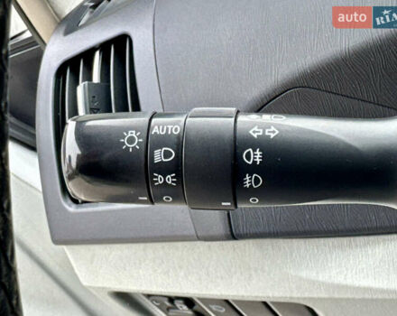 Белый Тойота Приус, объемом двигателя 1.8 л и пробегом 165 тыс. км за 12700 $, фото 43 на Automoto.ua