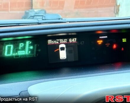 Белый Тойота Приус, объемом двигателя 1.5 л и пробегом 308 тыс. км за 5500 $, фото 2 на Automoto.ua