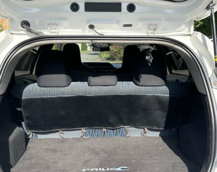 Білий Тойота Пріус, об'ємом двигуна 1.5 л та пробігом 181 тис. км за 9299 $, фото 14 на Automoto.ua