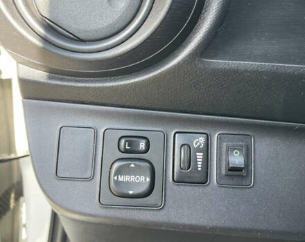 Білий Тойота Пріус, об'ємом двигуна 1.5 л та пробігом 181 тис. км за 8799 $, фото 34 на Automoto.ua