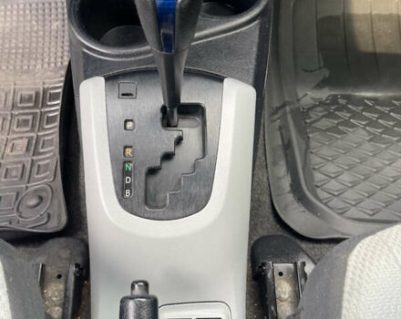 Білий Тойота Пріус, об'ємом двигуна 1.5 л та пробігом 181 тис. км за 8799 $, фото 31 на Automoto.ua