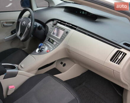 Белый Тойота Приус, объемом двигателя 1.8 л и пробегом 281 тыс. км за 9999 $, фото 26 на Automoto.ua