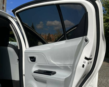 Білий Тойота Пріус, об'ємом двигуна 1.5 л та пробігом 181 тис. км за 9299 $, фото 25 на Automoto.ua