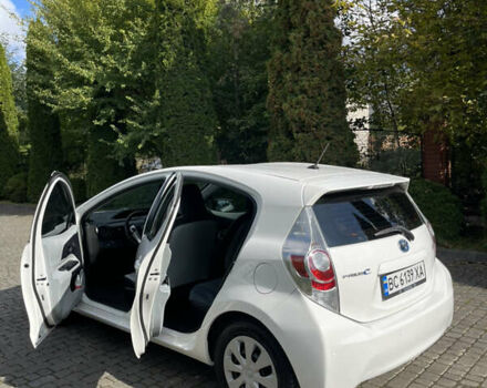 Білий Тойота Пріус, об'ємом двигуна 1.5 л та пробігом 181 тис. км за 8799 $, фото 14 на Automoto.ua