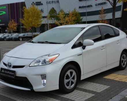 Білий Тойота Пріус, об'ємом двигуна 1.8 л та пробігом 280 тис. км за 10012 $, фото 5 на Automoto.ua