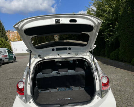 Білий Тойота Пріус, об'ємом двигуна 1.5 л та пробігом 181 тис. км за 9299 $, фото 12 на Automoto.ua