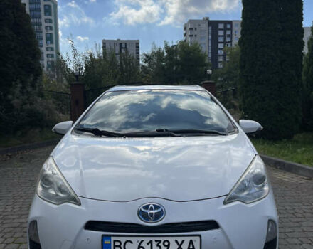 Білий Тойота Пріус, об'ємом двигуна 1.5 л та пробігом 181 тис. км за 9299 $, фото 3 на Automoto.ua