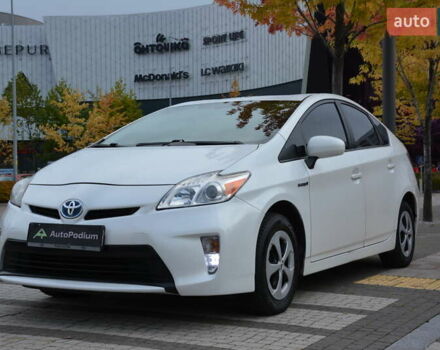 Белый Тойота Приус, объемом двигателя 1.8 л и пробегом 281 тыс. км за 9999 $, фото 1 на Automoto.ua