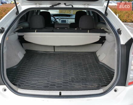 Белый Тойота Приус, объемом двигателя 1.8 л и пробегом 281 тыс. км за 9999 $, фото 33 на Automoto.ua