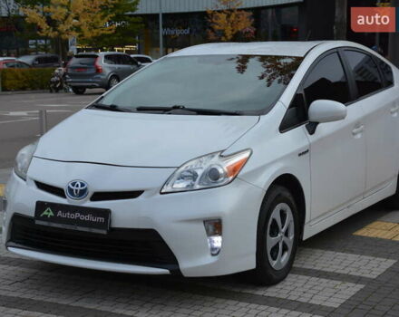 Белый Тойота Приус, объемом двигателя 1.8 л и пробегом 281 тыс. км за 9999 $, фото 2 на Automoto.ua