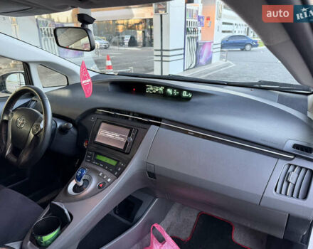 Тойота Приус 2014 в Одессе на Automoto.ua Белый Тойота Приус, объемом двигателя 1.8 л и пробегом 159 тыс. км за 13000 $, фото 24 на Automoto.ua