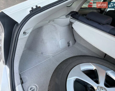 Тойота Приус 2014 в Одессе на Automoto.ua Белый Тойота Приус, объемом двигателя 1.8 л и пробегом 159 тыс. км за 13000 $, фото 18 на Automoto.ua