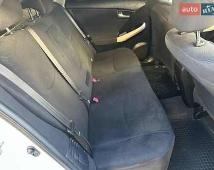 Белый Тойота Приус, объемом двигателя 1.8 л и пробегом 269 тыс. км за 10790 $, фото 12 на Automoto.ua