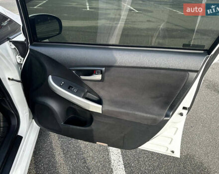 Белый Тойота Приус, объемом двигателя 1.8 л и пробегом 137 тыс. км за 13200 $, фото 13 на Automoto.ua