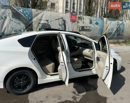 Белый Тойота Приус, объемом двигателя 1.8 л и пробегом 125 тыс. км за 12300 $, фото 8 на Automoto.ua