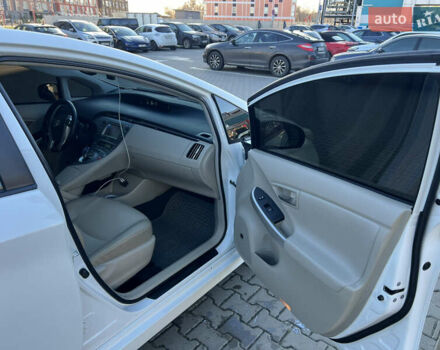 Белый Тойота Приус, объемом двигателя 1.8 л и пробегом 177 тыс. км за 15300 $, фото 13 на Automoto.ua